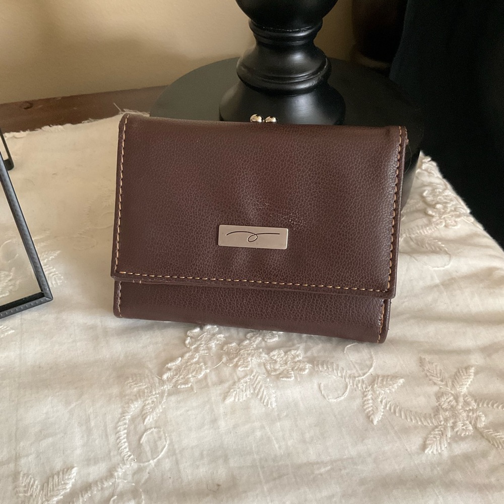 retro Trifold Wallet Prob Faux Leather Cards Bills Coins slots Kiss Closure